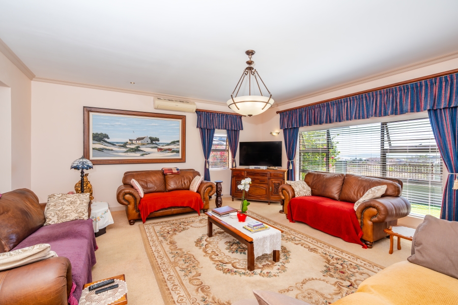 4 Bedroom Property for Sale in Myburgh Park Western Cape